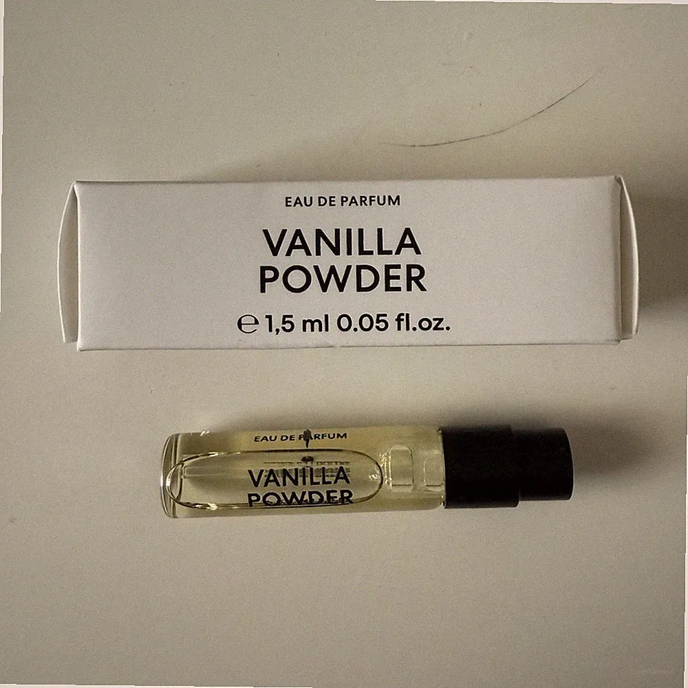 Vanilla Powder Eau de Parfum Spray Sample Size 1.5 ml 0.05 fl oz